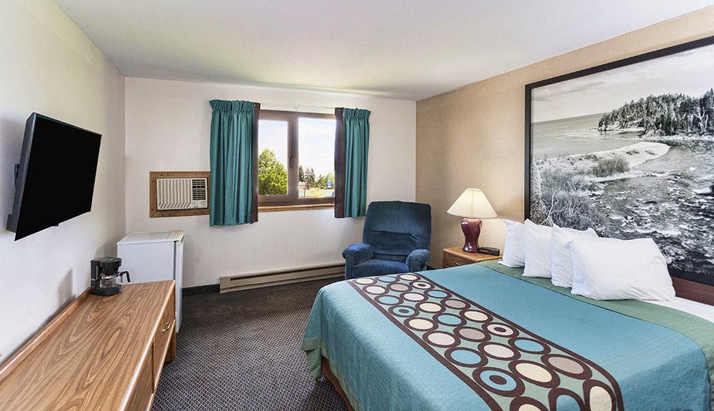 Super 8 By Wyndham Duluth Hotel Eksteriør billede