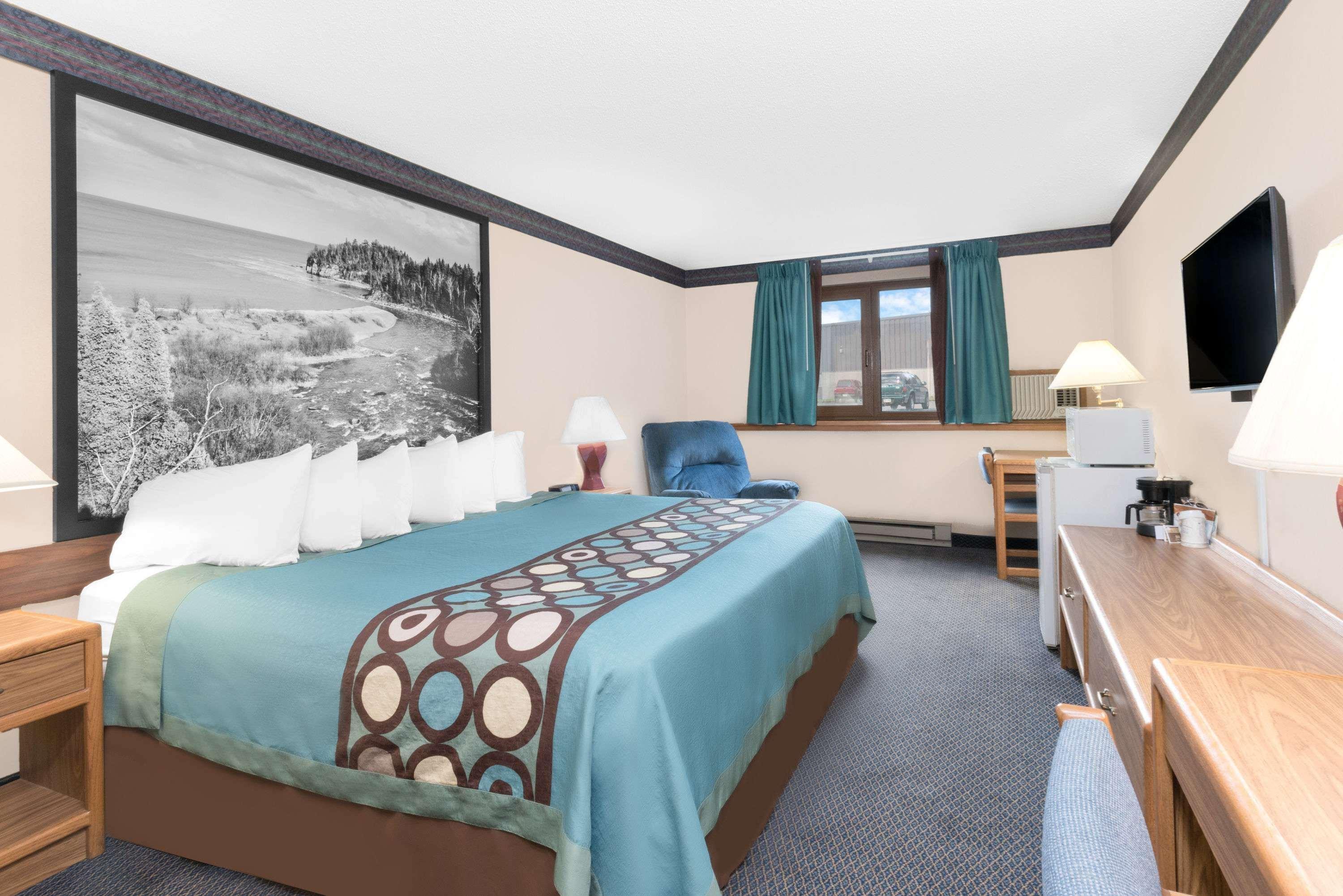 Super 8 By Wyndham Duluth Hotel Eksteriør billede