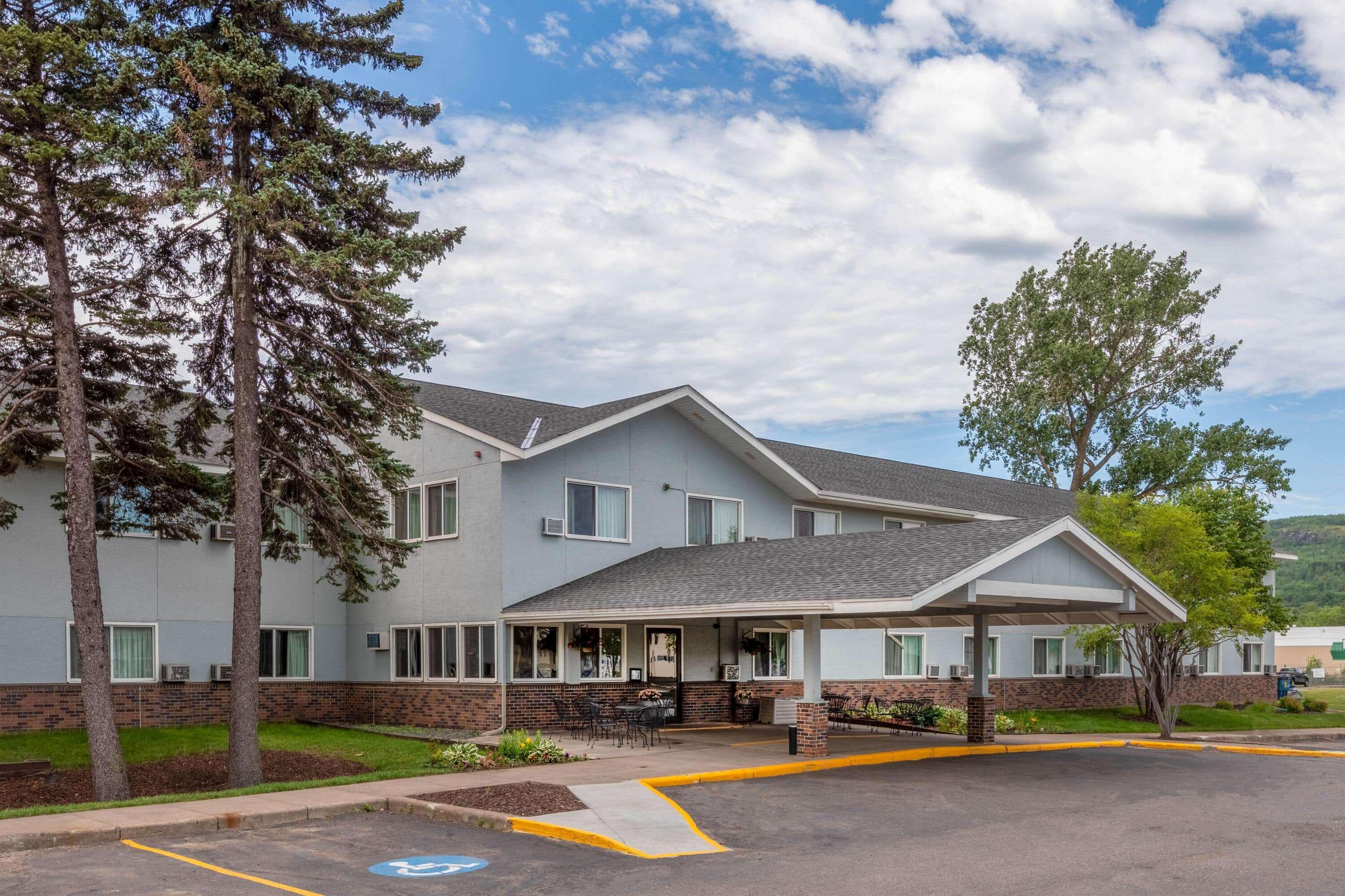 Super 8 By Wyndham Duluth Hotel Eksteriør billede