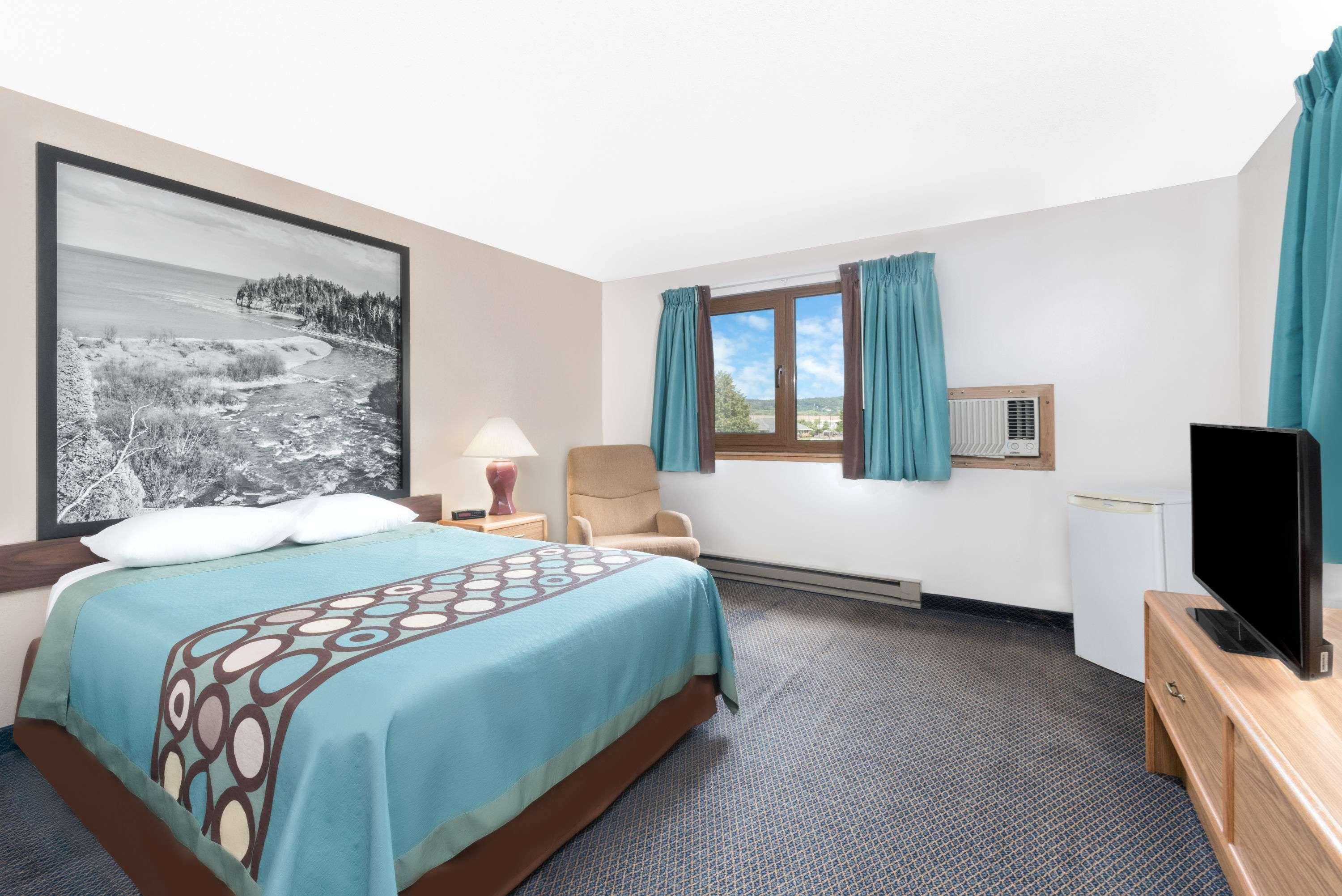 Super 8 By Wyndham Duluth Hotel Eksteriør billede
