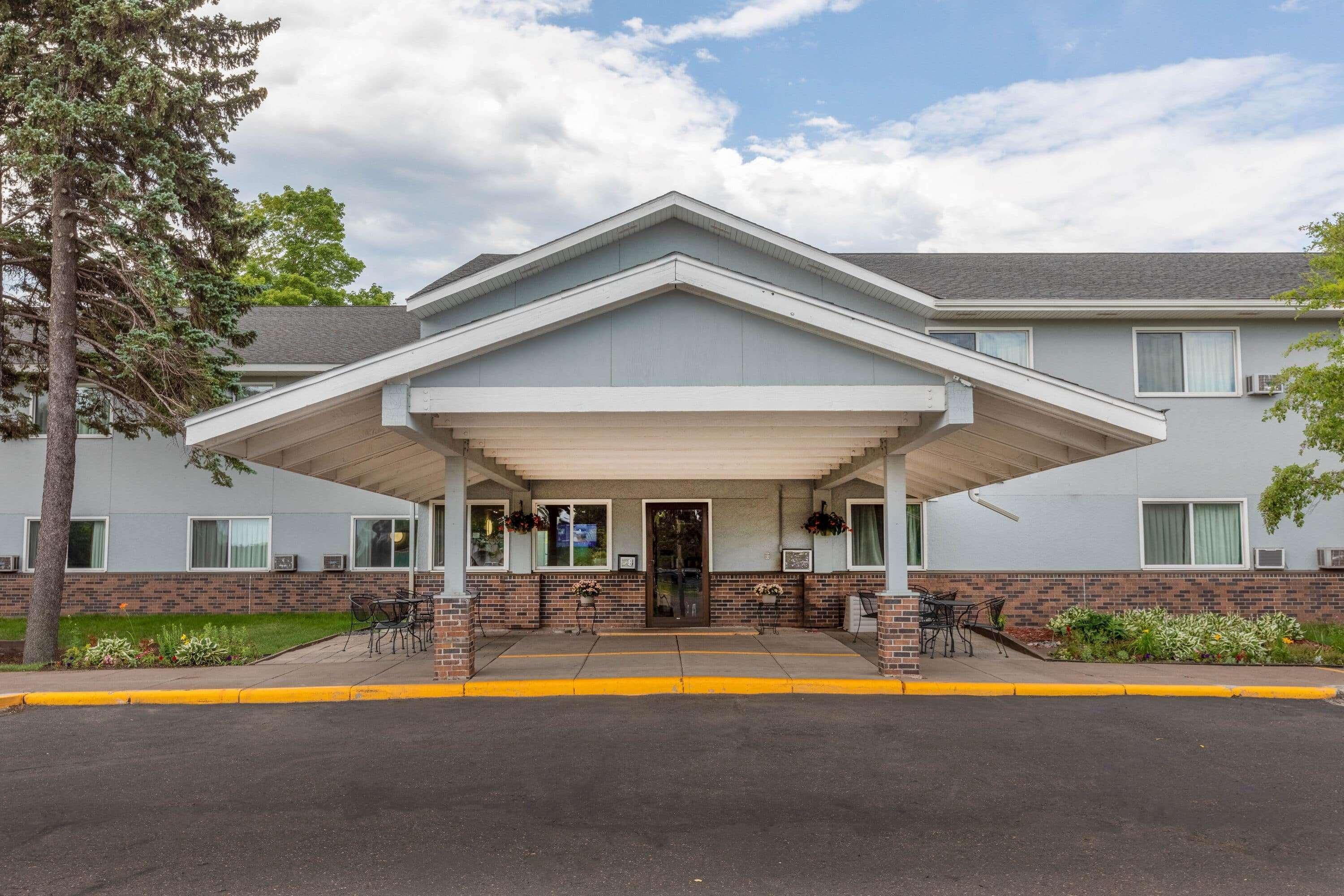 Super 8 By Wyndham Duluth Hotel Eksteriør billede