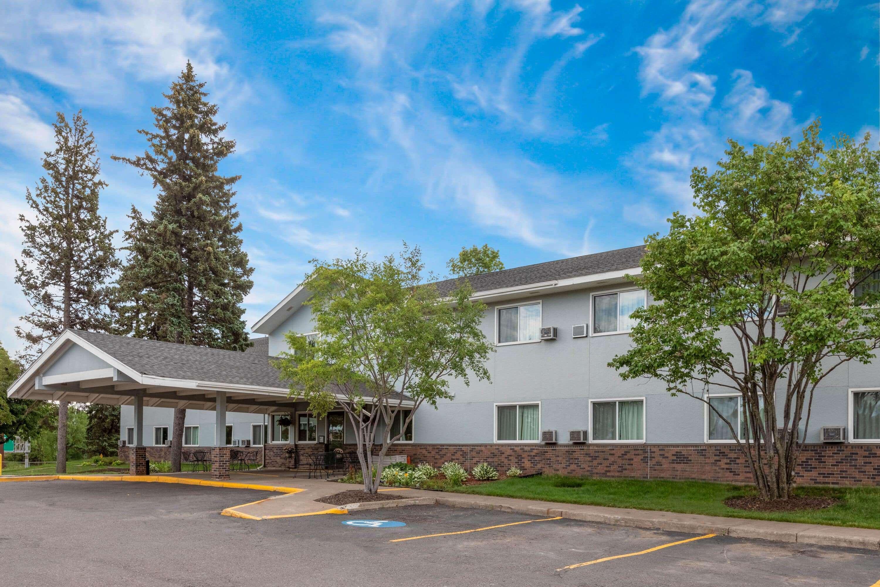 Super 8 By Wyndham Duluth Hotel Eksteriør billede