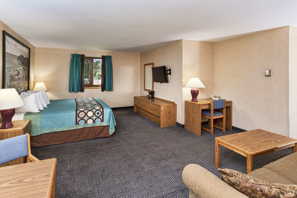 Super 8 By Wyndham Duluth Hotel Eksteriør billede